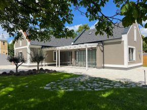 KisKütyü, Balatonhenye